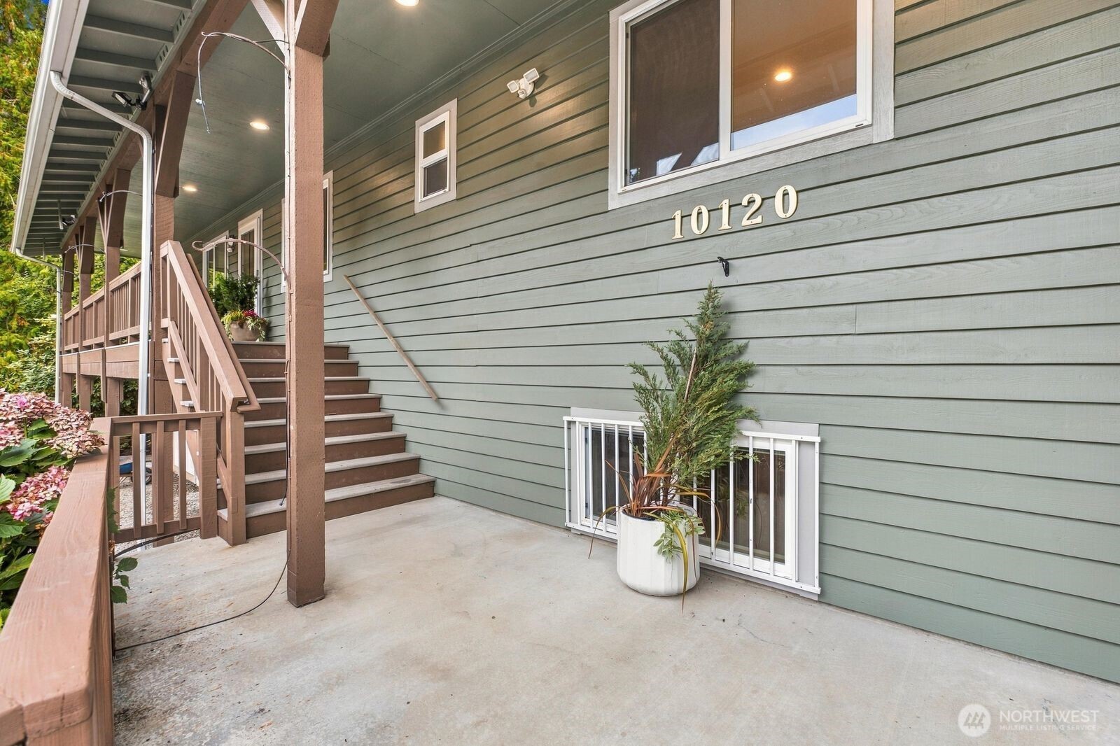 10120 52nd Street Property Photo 7