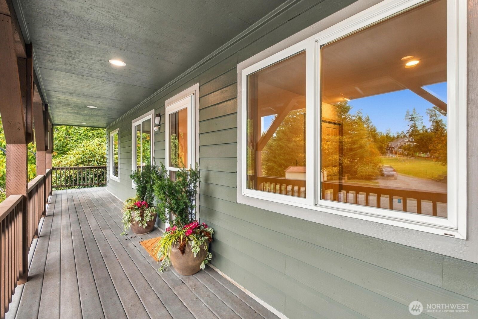 10120 52nd Street Property Photo 8