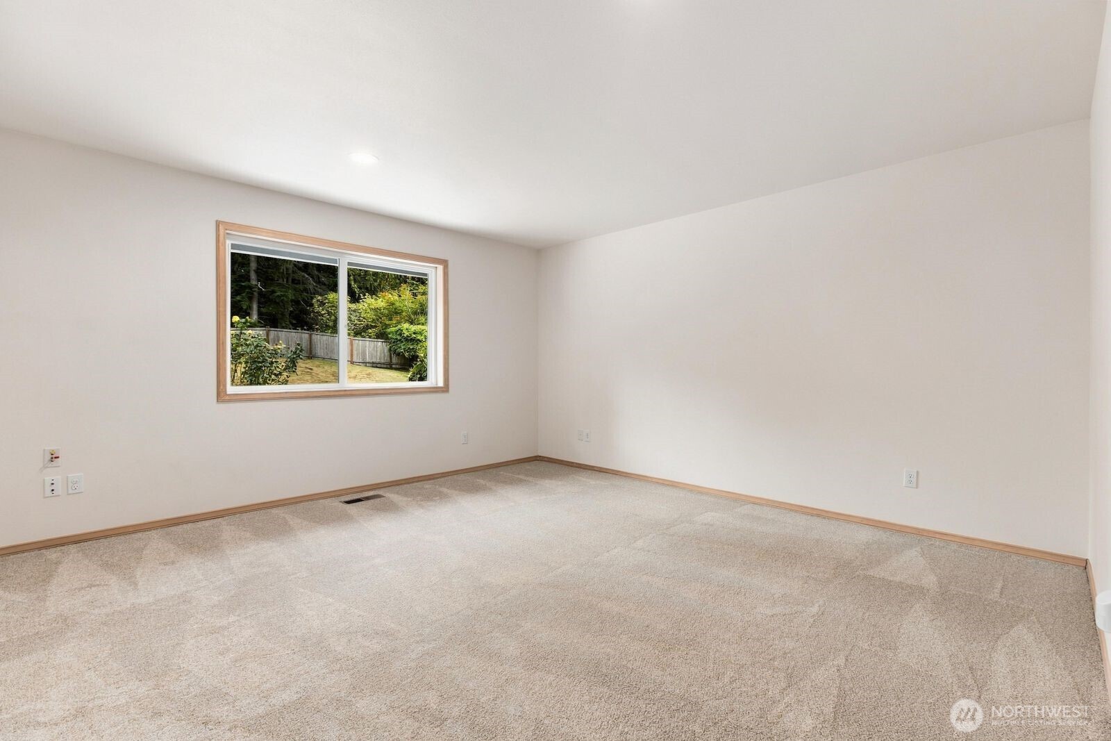 10120 52nd Street Property Photo 17