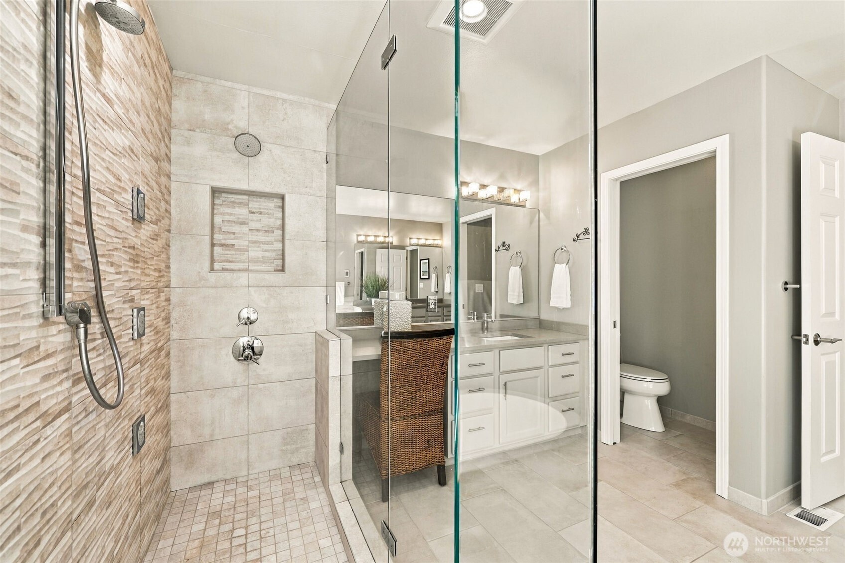 4407 Country Club Drive Property Photo 29