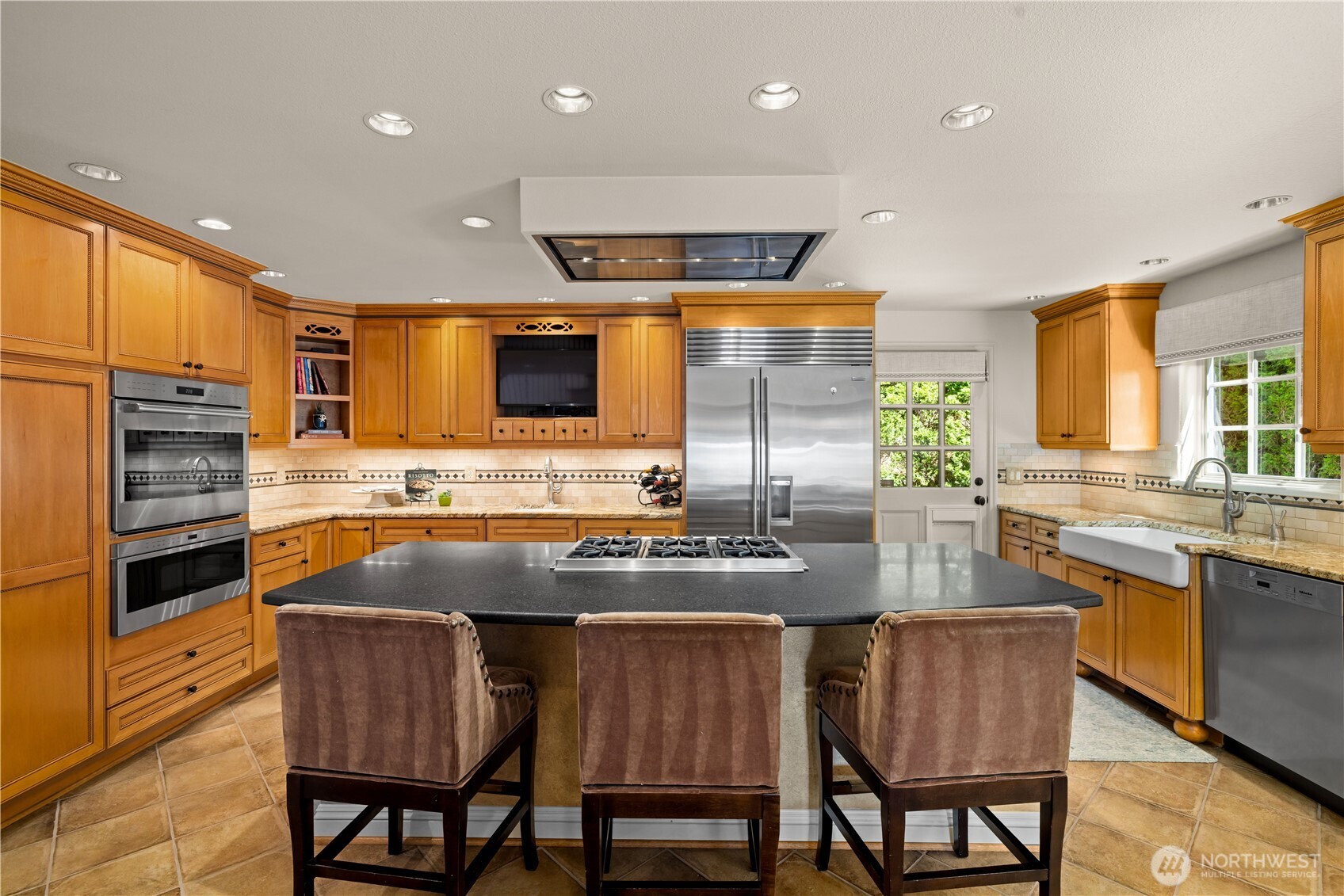 2555 Magnolia Boulevard Property Photo 12