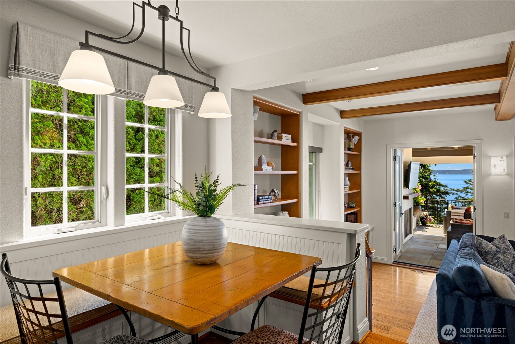 2555 Magnolia Boulevard Property Photo 14