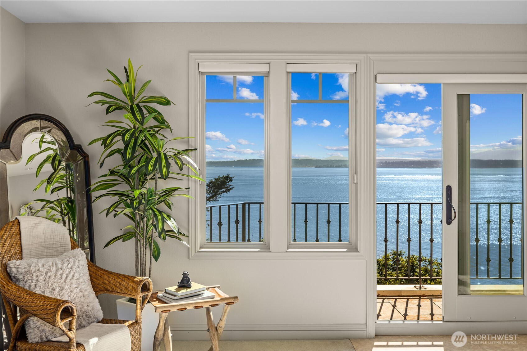 2555 Magnolia Boulevard Property Photo 17