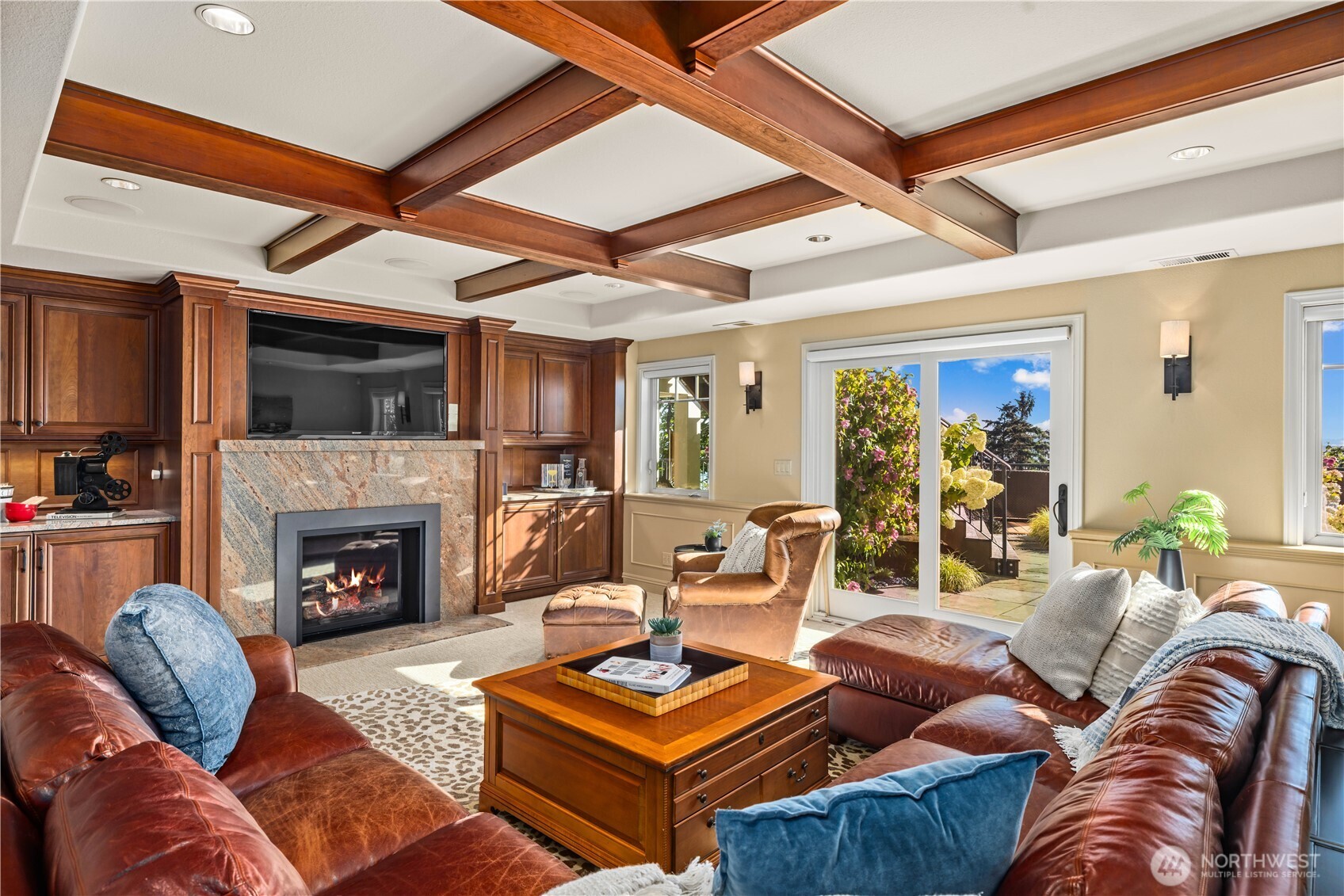 2555 Magnolia Boulevard Property Photo 23