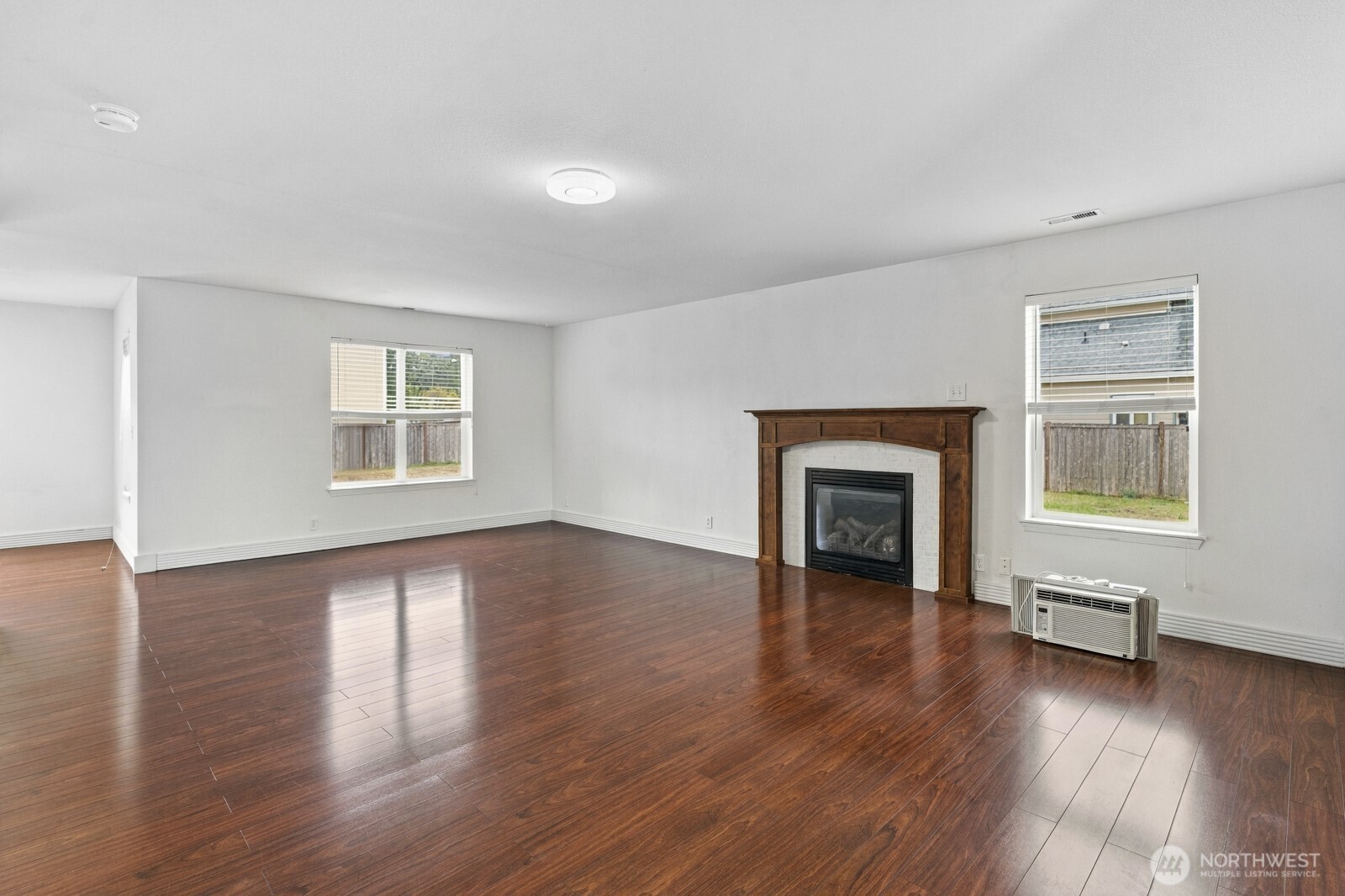 301 Easy St Se Property Photo 31