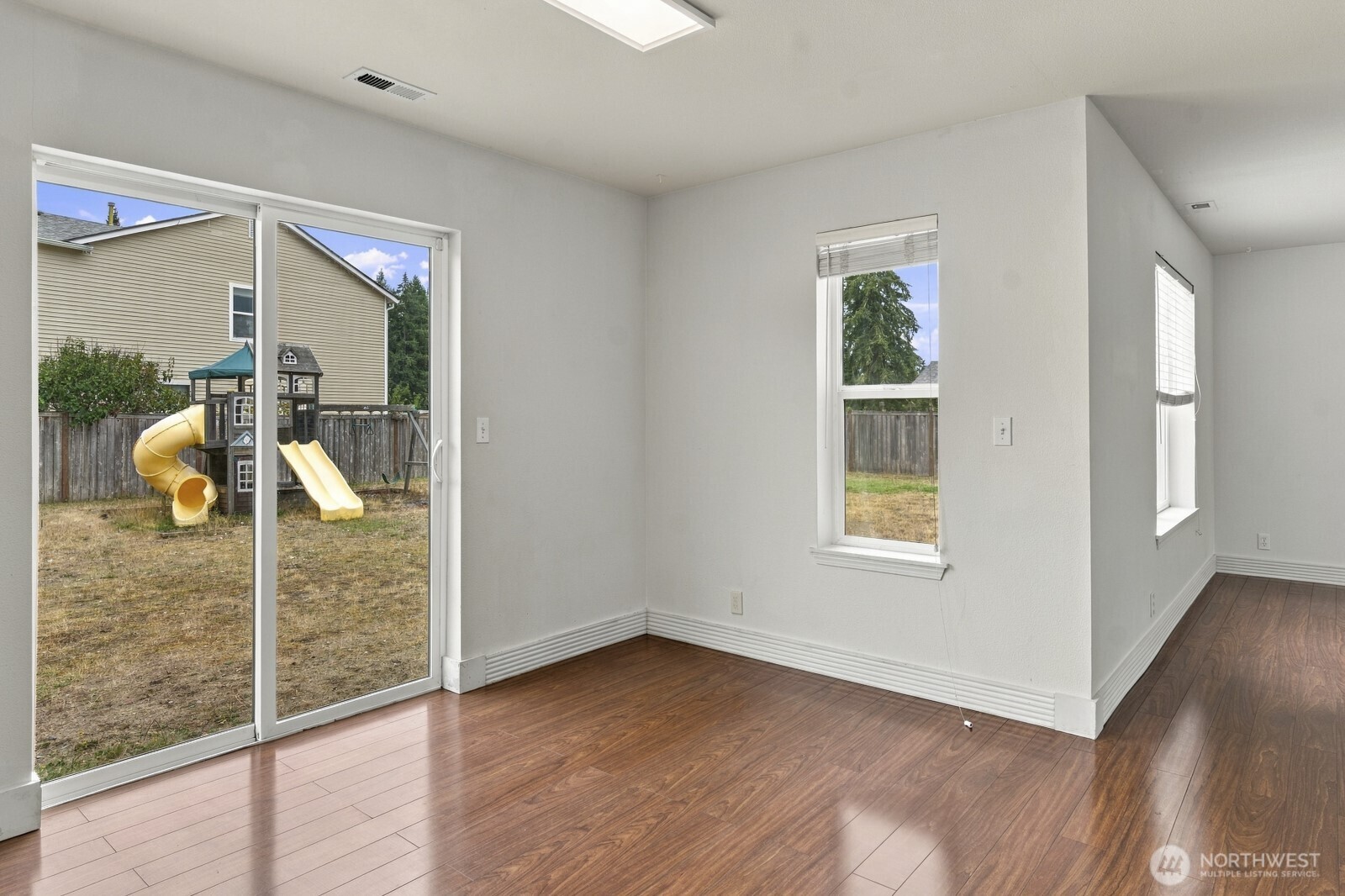 301 Easy St Se Property Photo 37