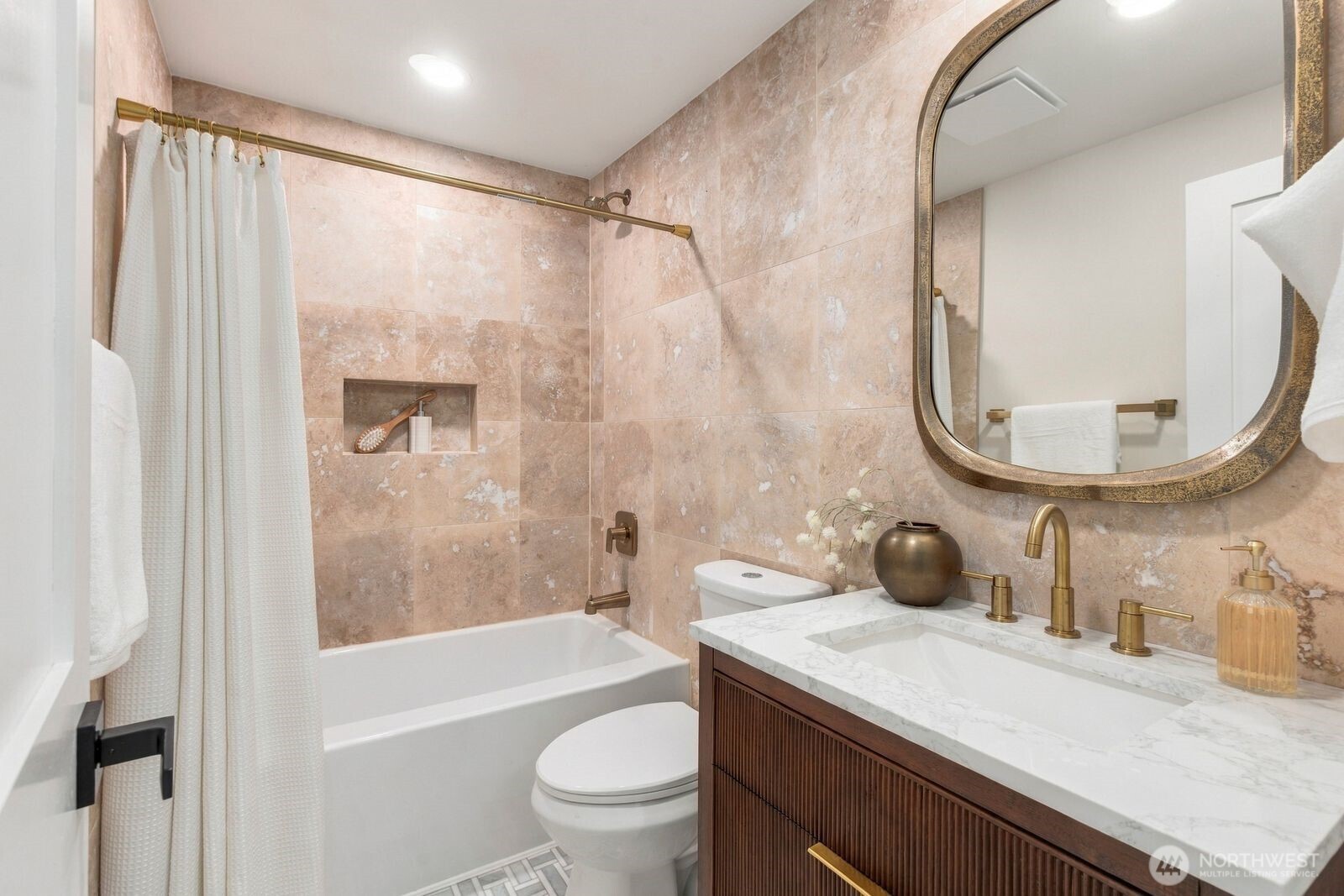 16839 Ne 18th Street Property Photo 24