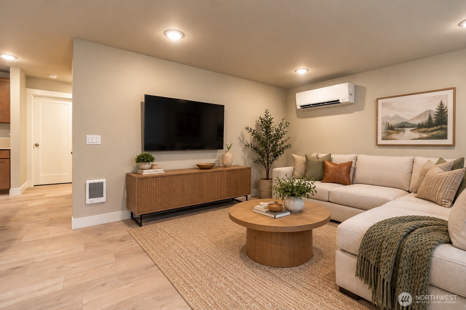 1131 Oakmont Drive Property Photo 3