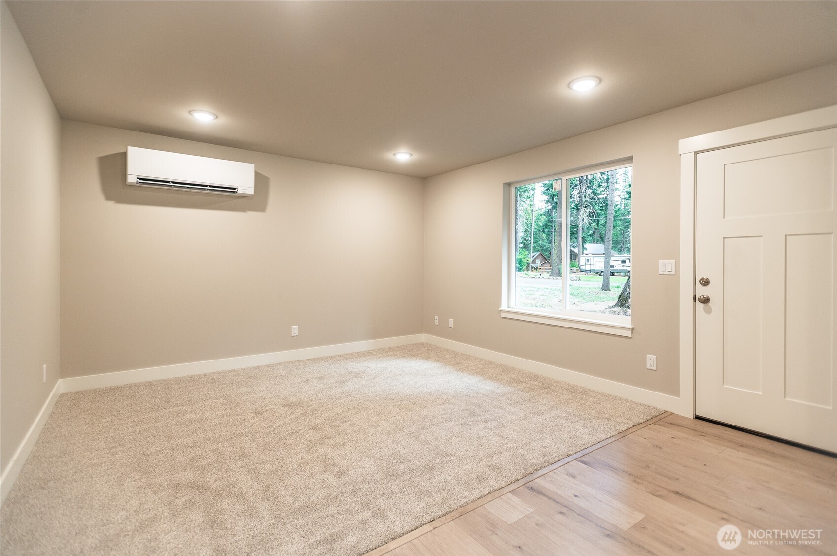 1131 Oakmont Drive Property Photo 12