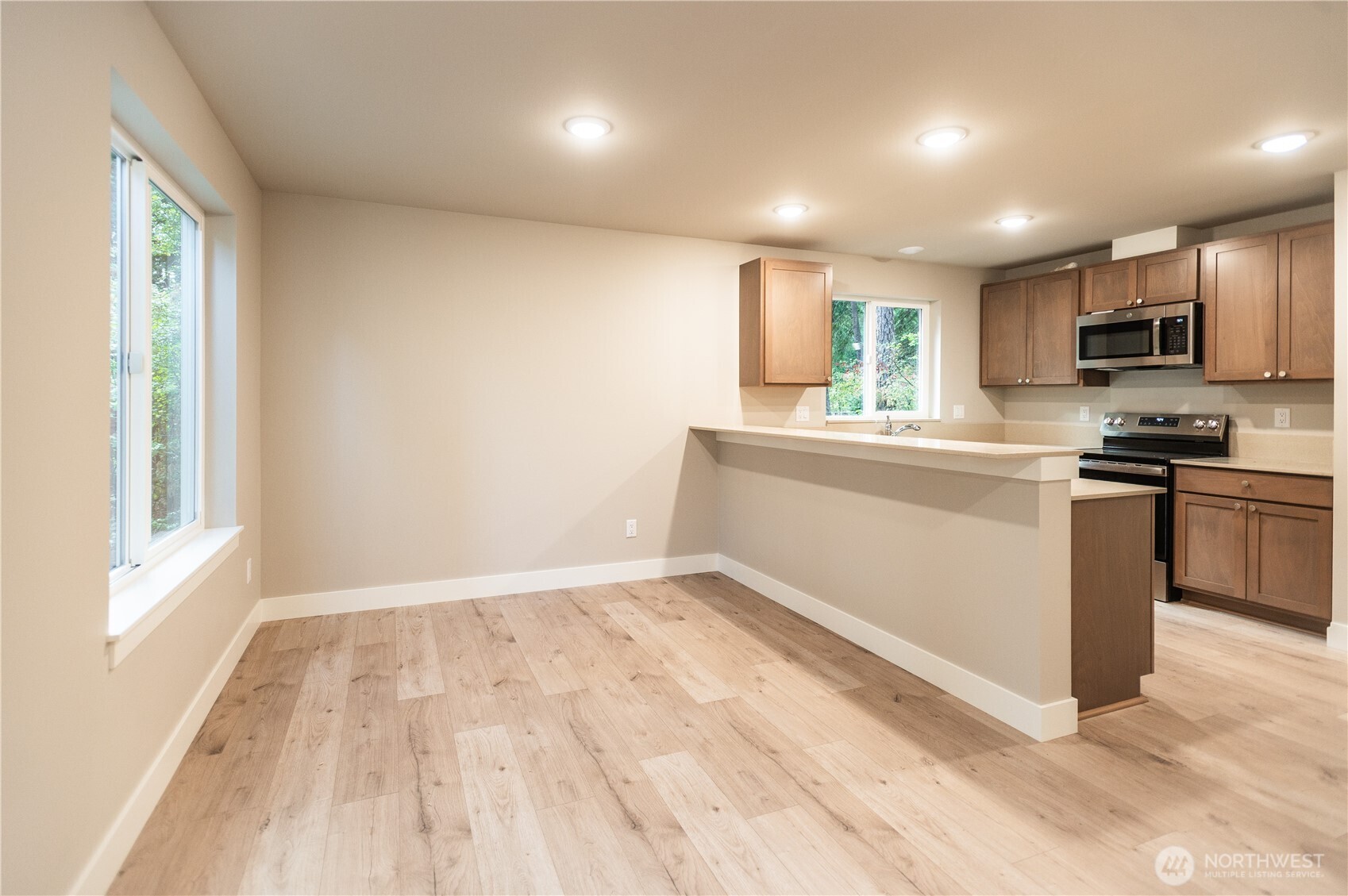 1131 Oakmont Drive Property Photo 14