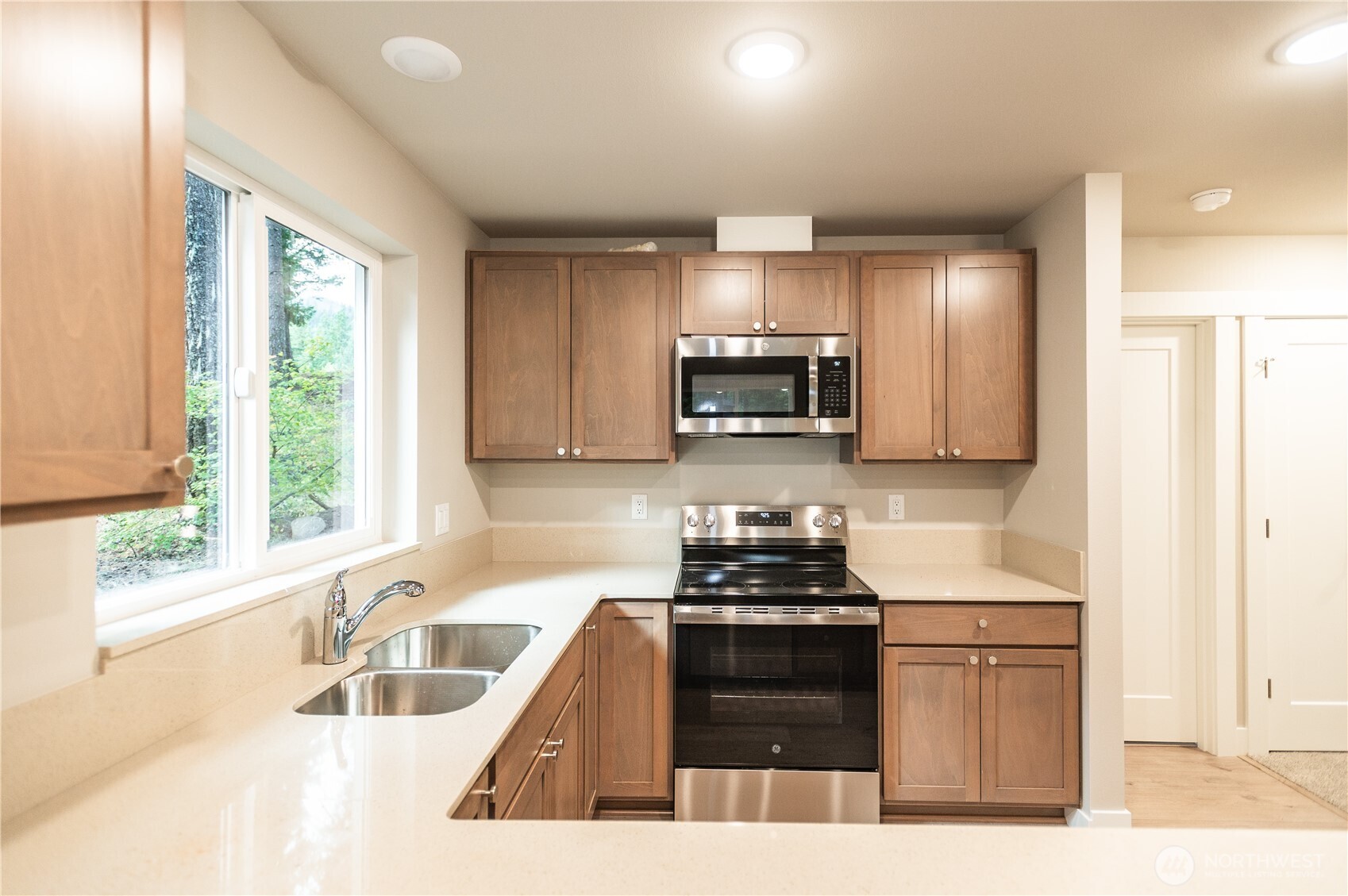1131 Oakmont Drive Property Photo 17