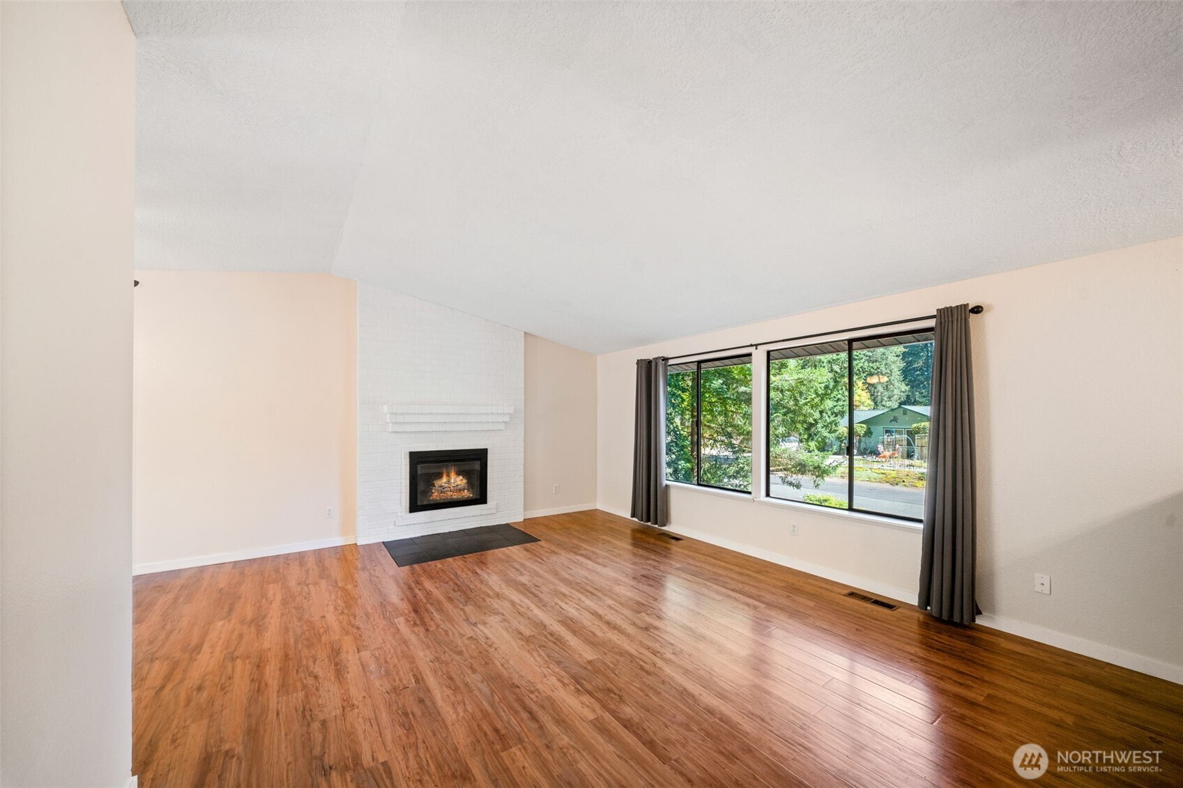 2191 Lakemoor Drive Property Photo 4