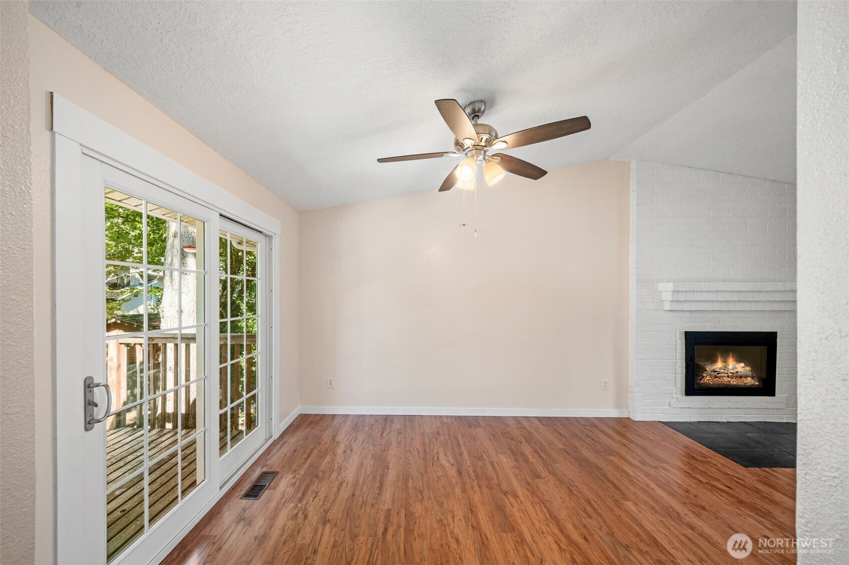 2191 Lakemoor Drive Property Photo 8