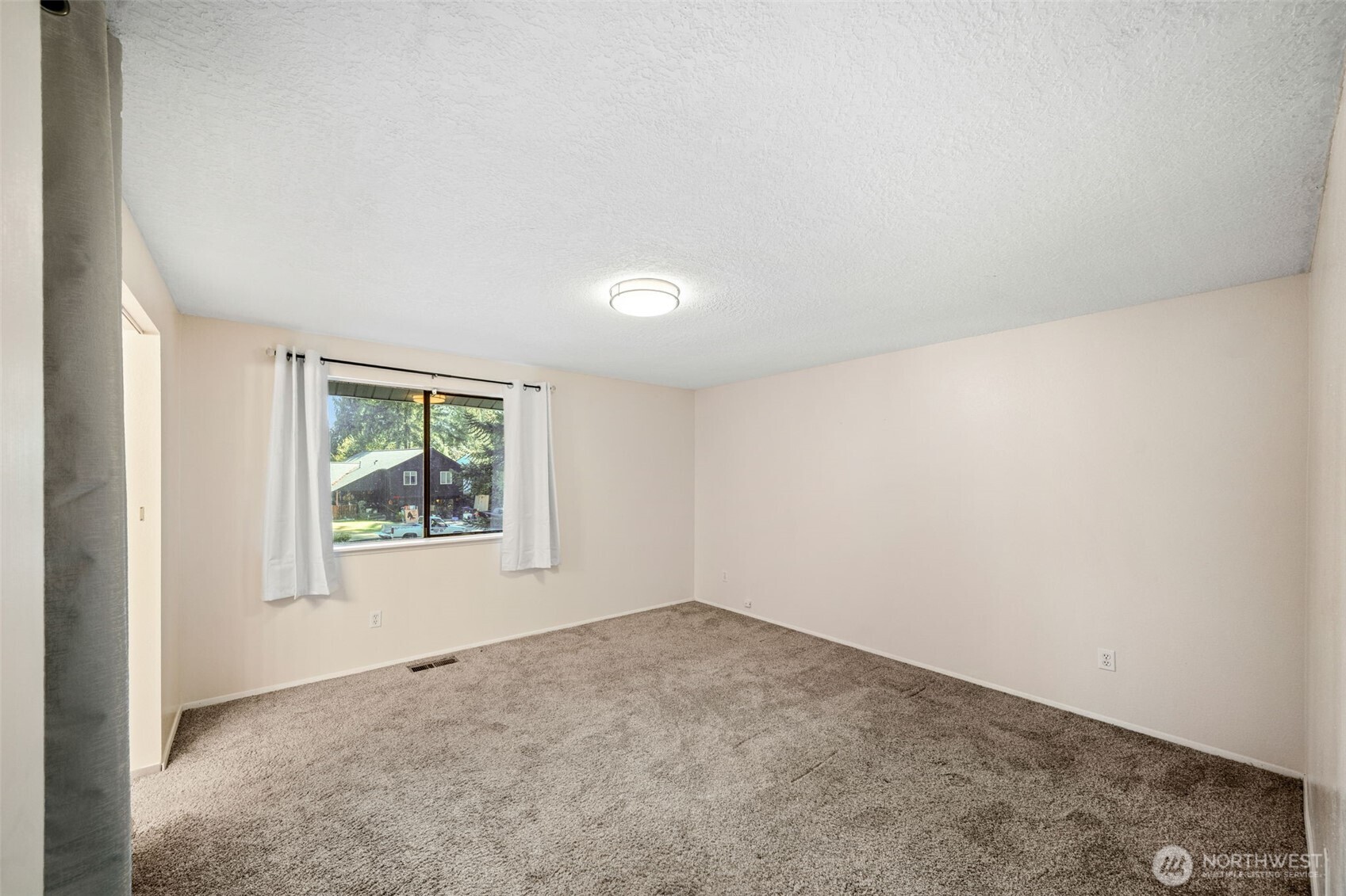 2191 Lakemoor Drive Property Photo 13