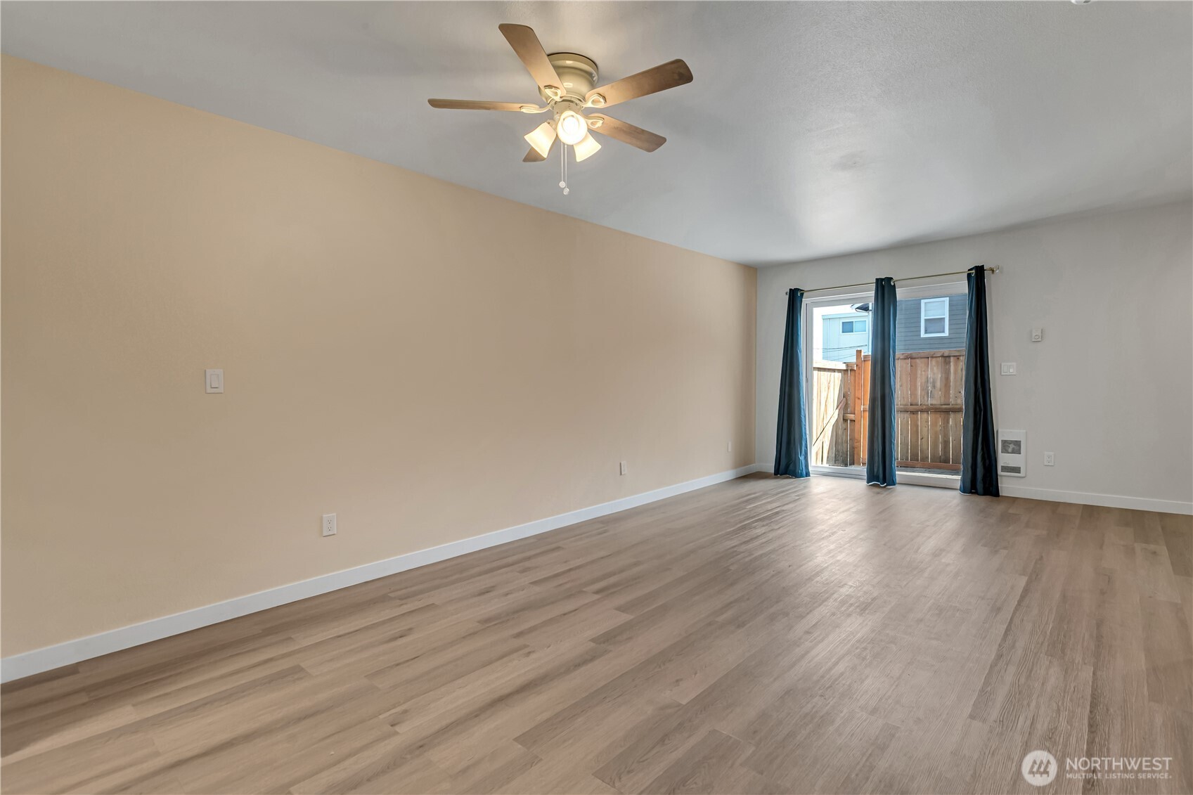 1939 I Street C Property Photo 3