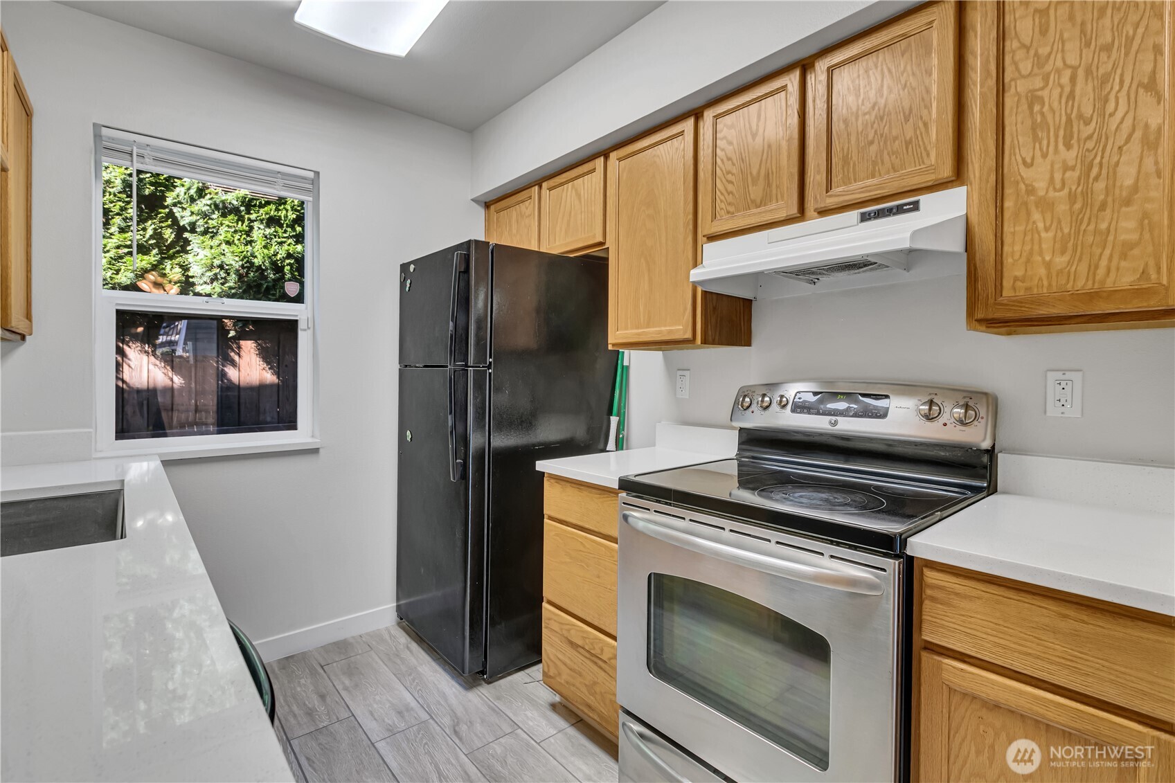 1939 I Street C Property Photo 7