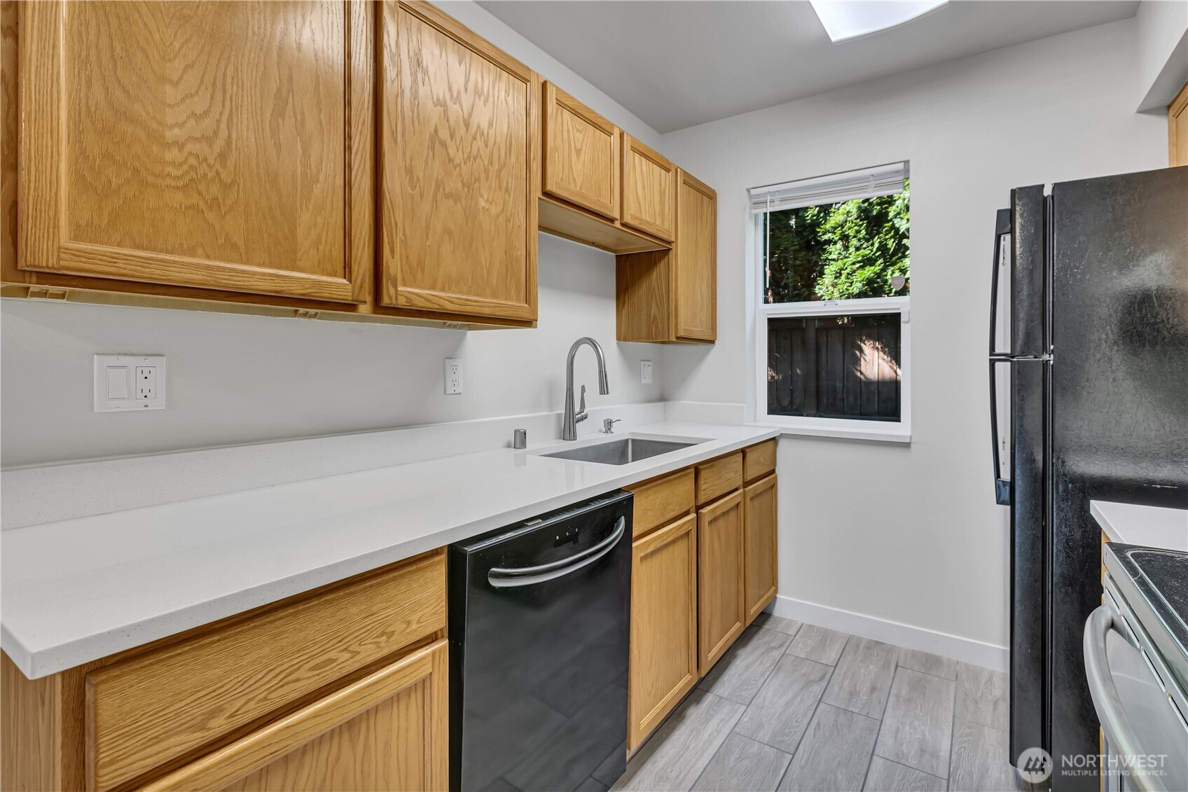 1939 I Street C Property Photo 9