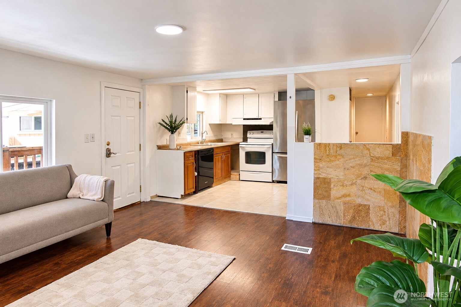 10515 Woodinville Dr 95 Property Photo 3