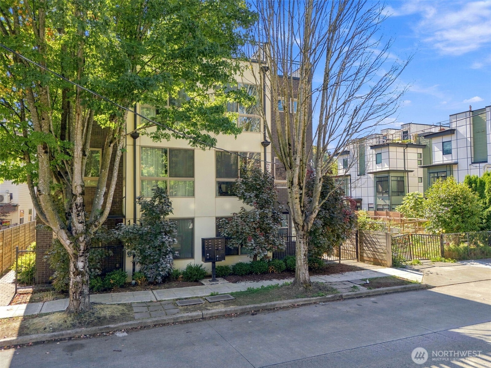 1039 S Cloverdale Street A Property Photo 26