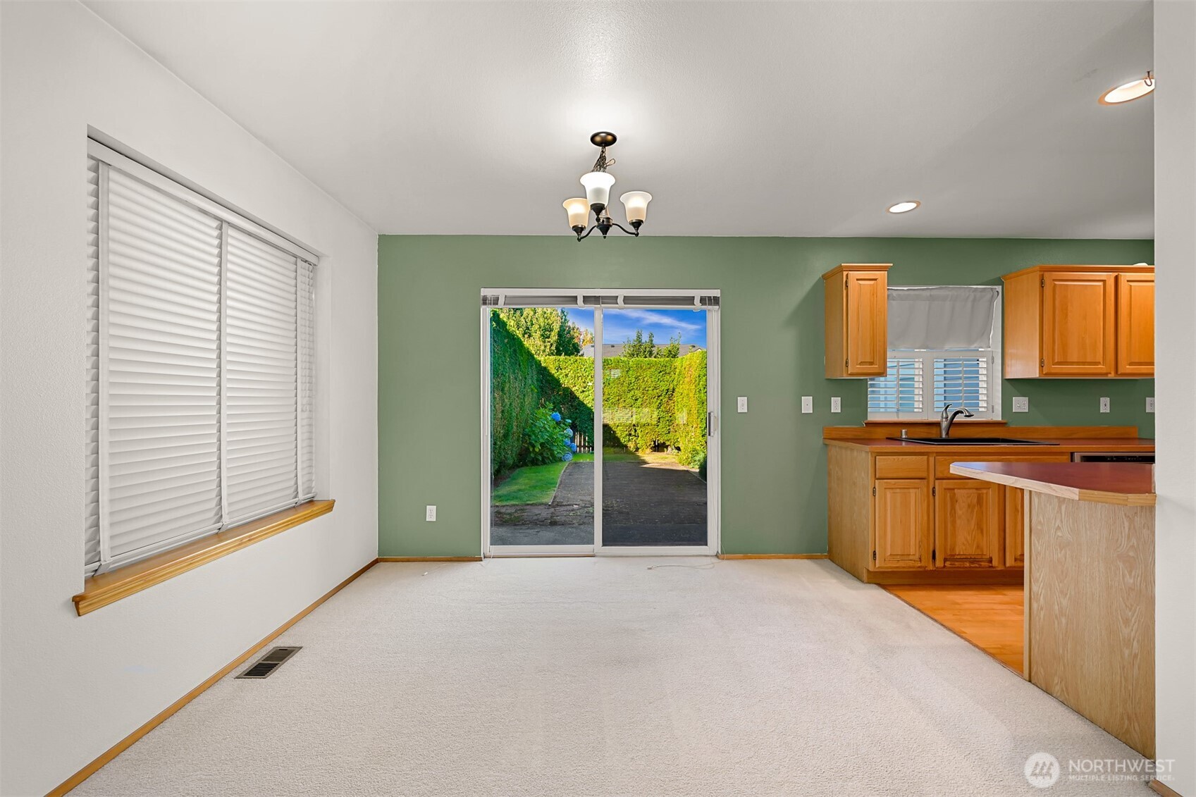 2225 Dogwood Street Property Photo 8