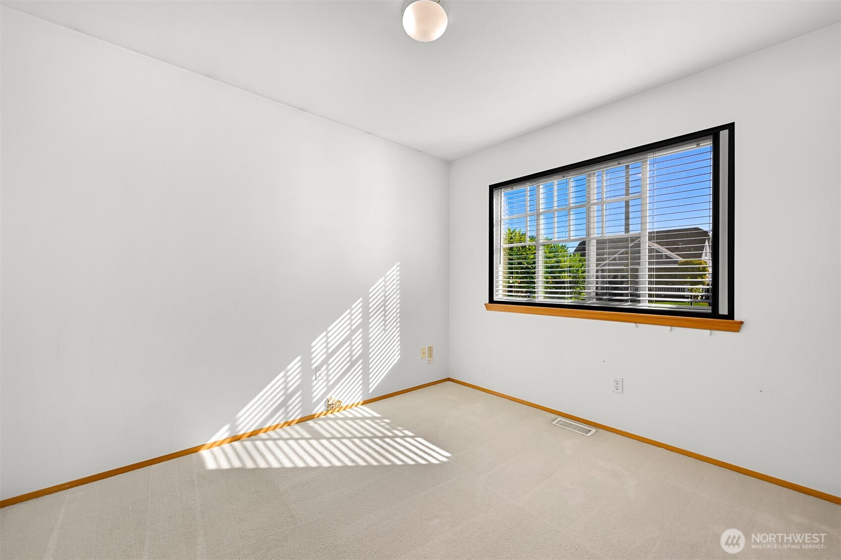 2225 Dogwood Street Property Photo 25