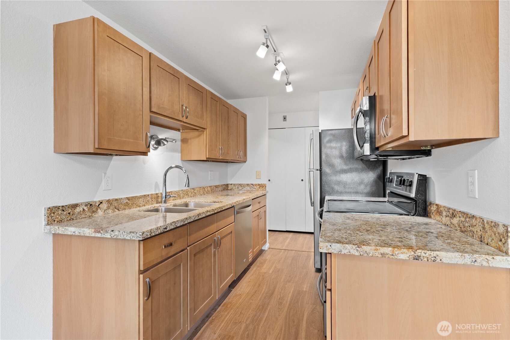 9255 Greenwood Avenue 34 Property Photo 11