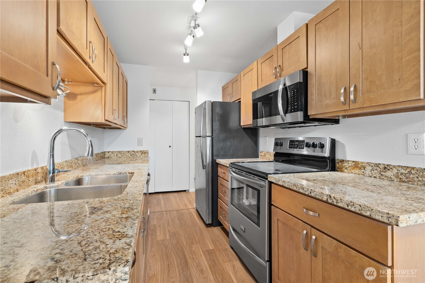 9255 Greenwood Avenue 34 Property Photo 13