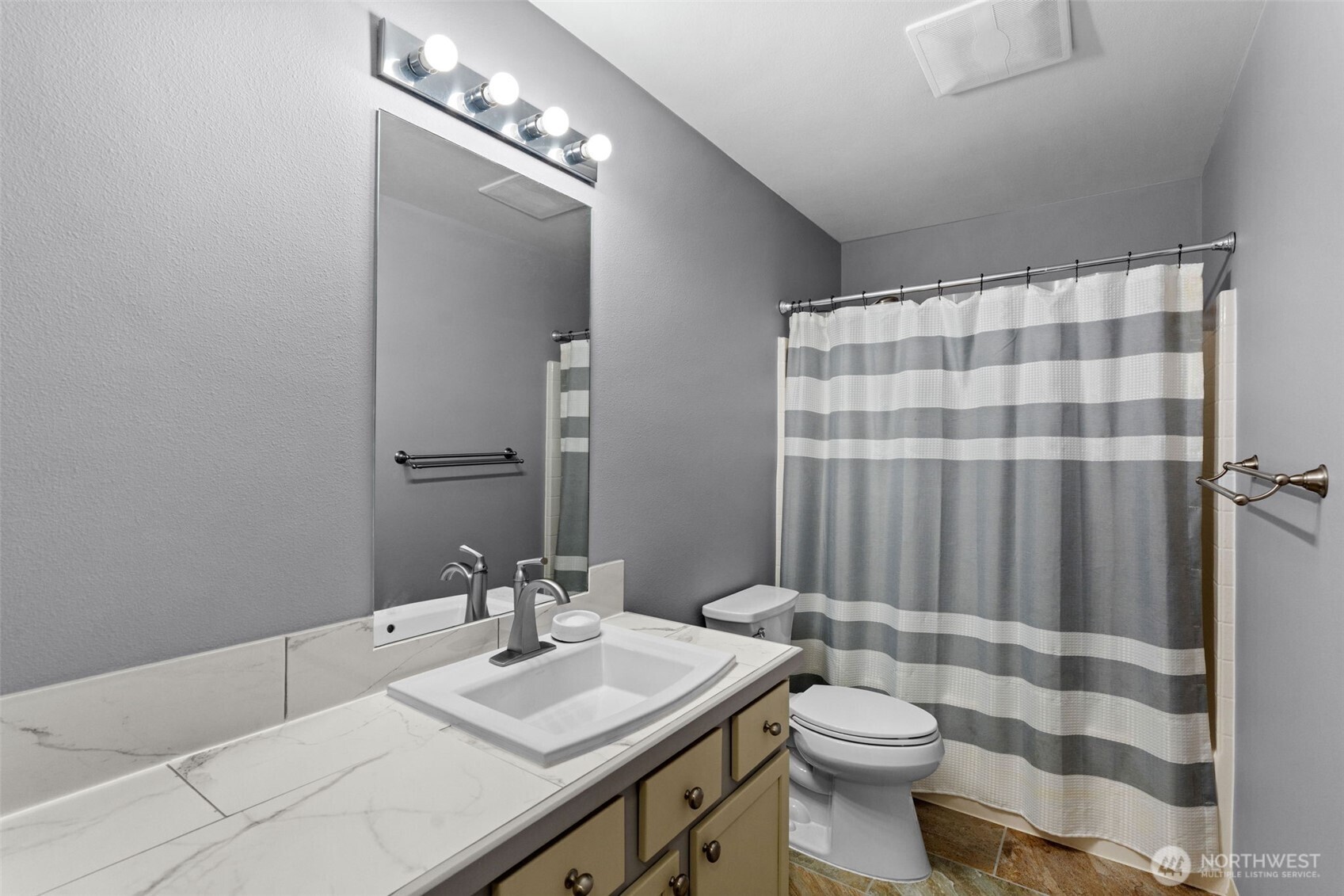 9407 185th Street Ct Property Photo 18