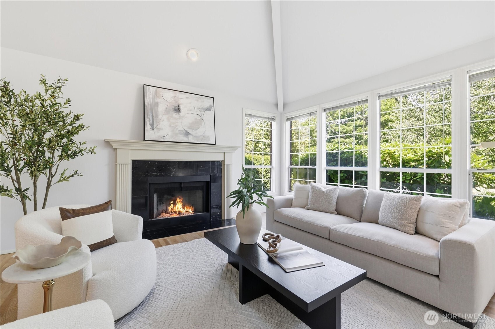 15215 92nd Place Property Photo 4