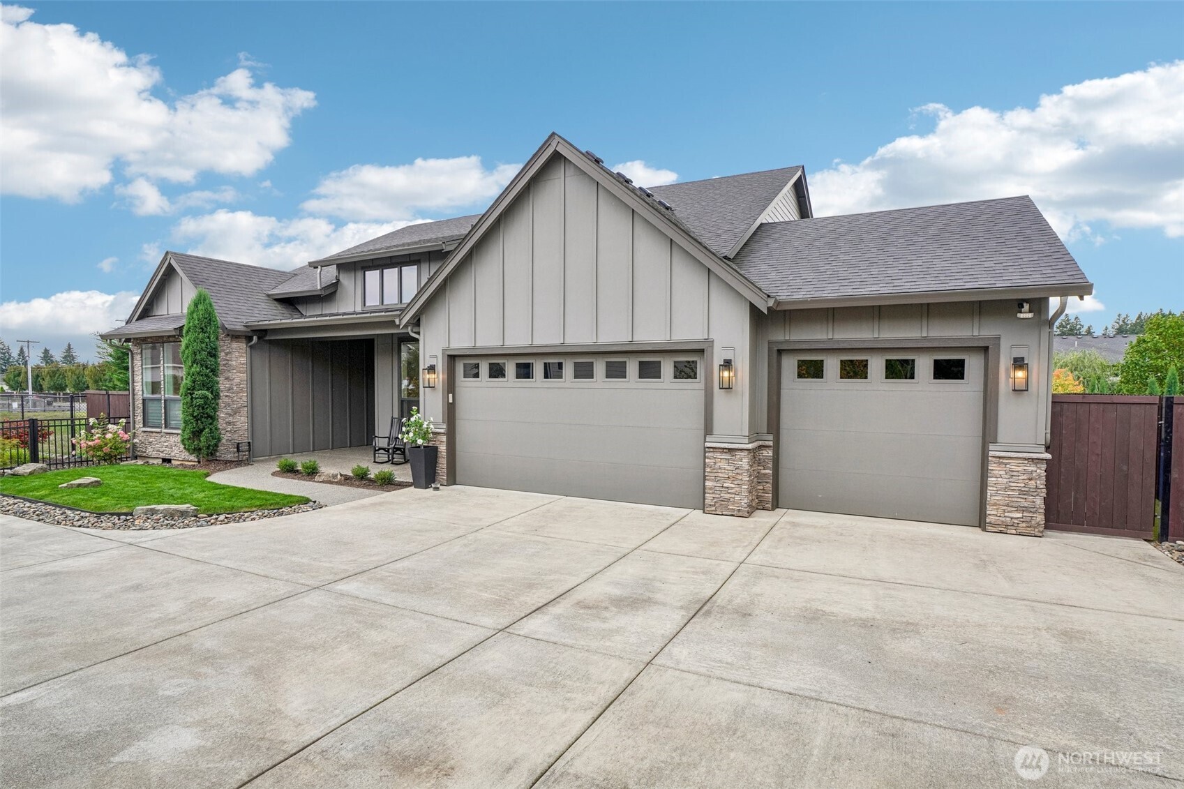 18204 Ne 78th Circle Property Photo 3
