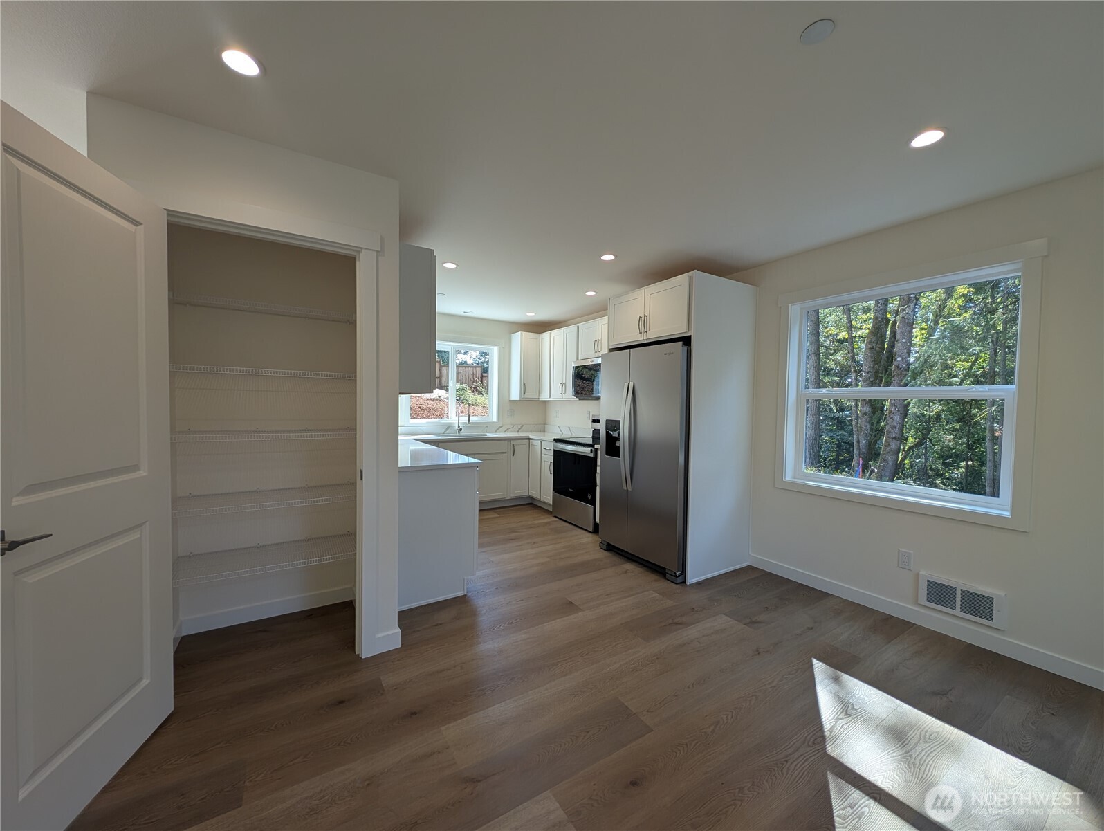 4178 Brays Way Property Photo 6