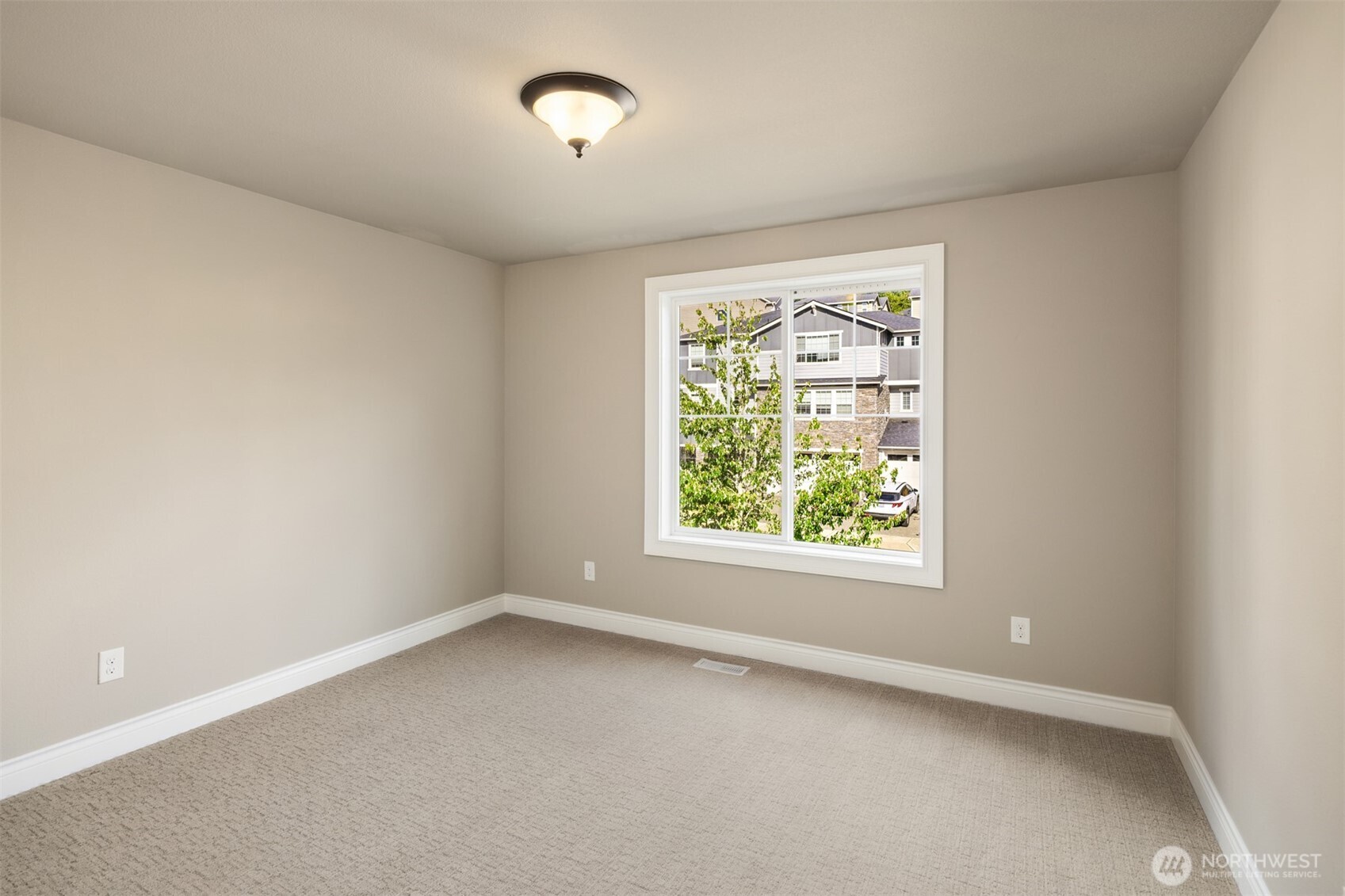 12103 Se 84th Place Property Photo 25