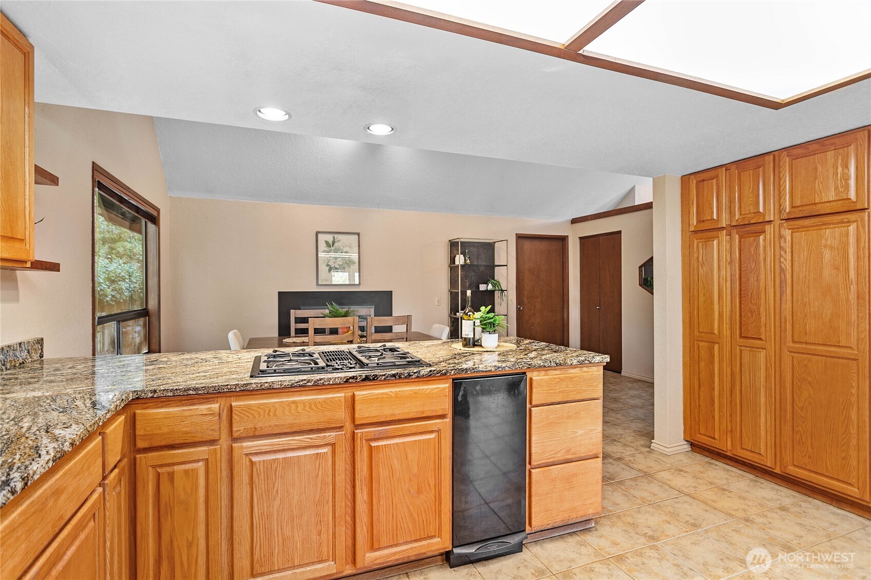 2303 Birch Street Property Photo 13