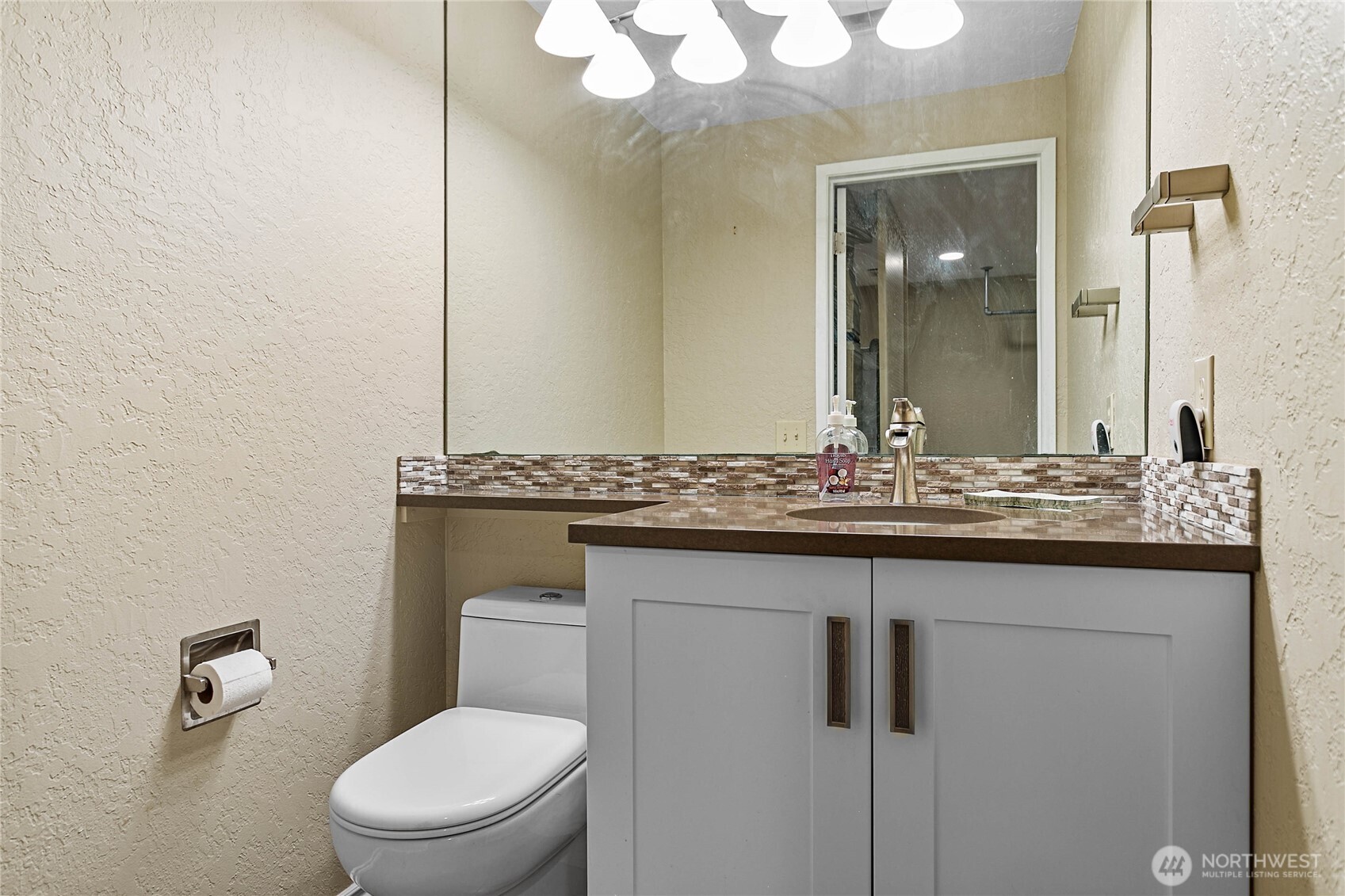2303 Birch Street Property Photo 33