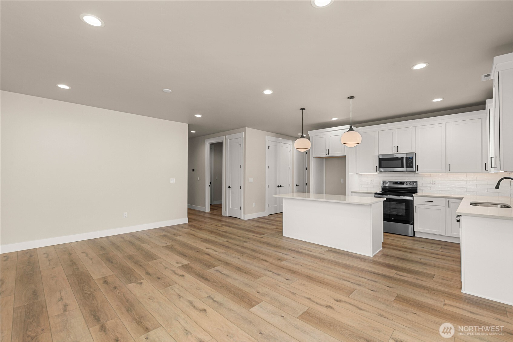 569 S Oasis Loop Property Photo 9