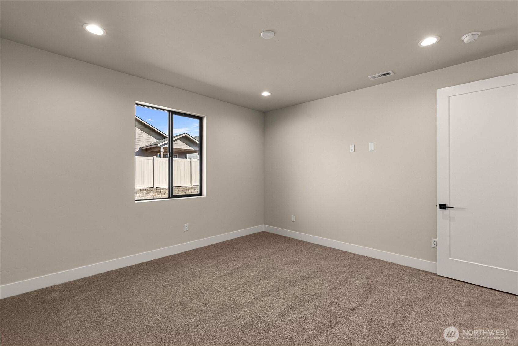 569 S Oasis Loop Property Photo 28