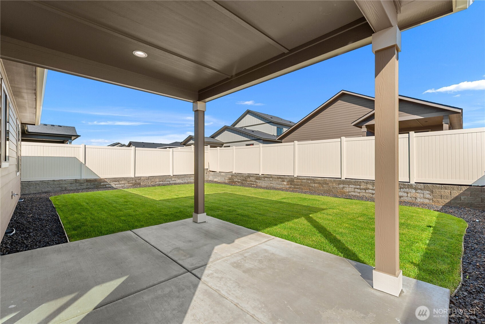 569 S Oasis Loop Property Photo 32