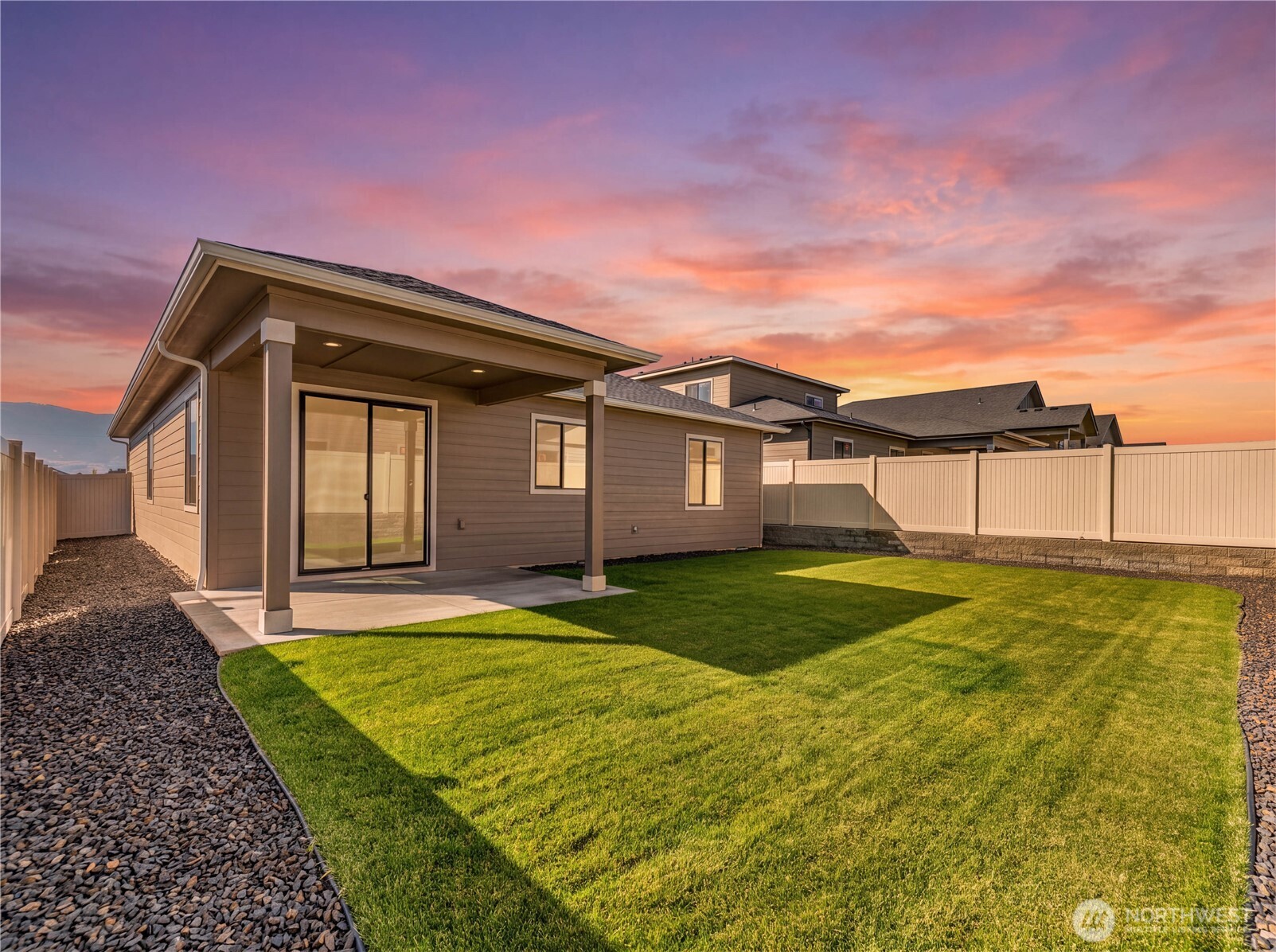 569 S Oasis Loop Property Photo 35
