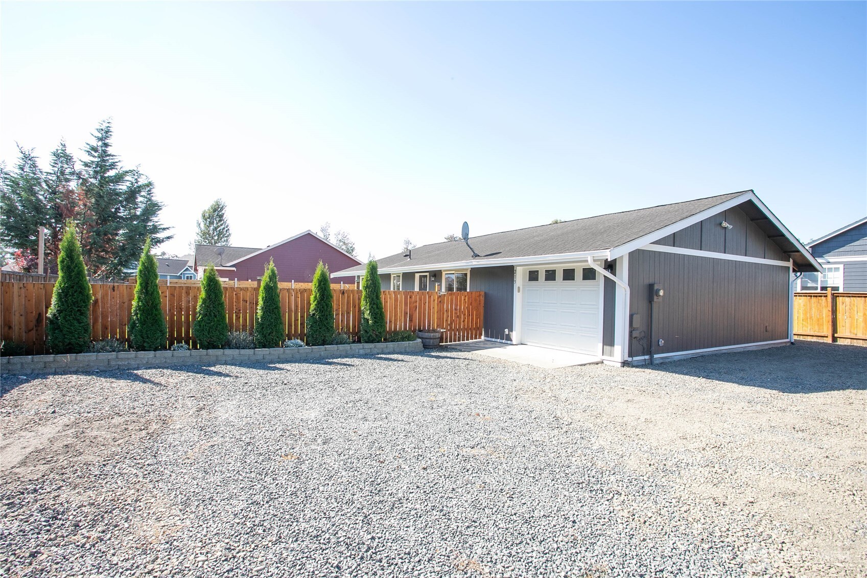 213 Noble Street Property Photo 2