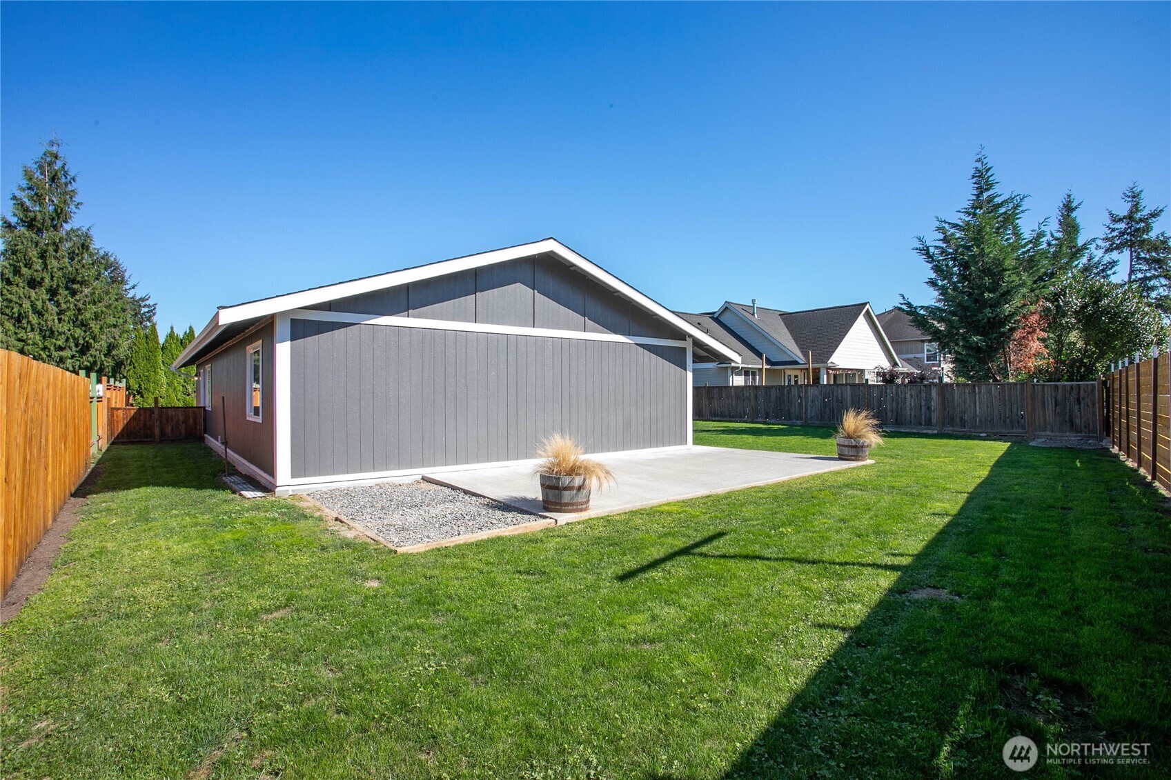 213 Noble Street Property Photo 5