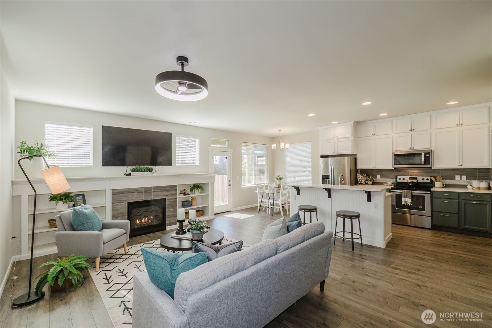 2381 Puget Sound Boulevard Property Photo 5