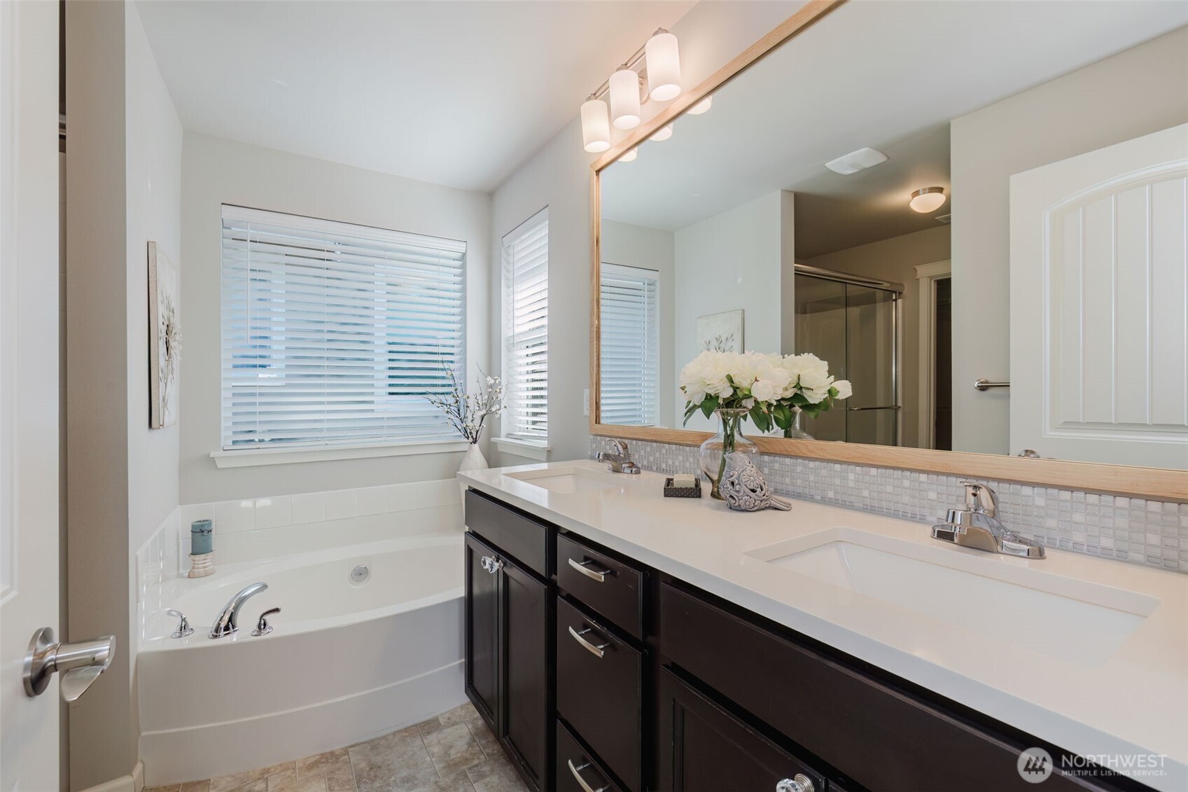 2381 Puget Sound Boulevard Property Photo 6