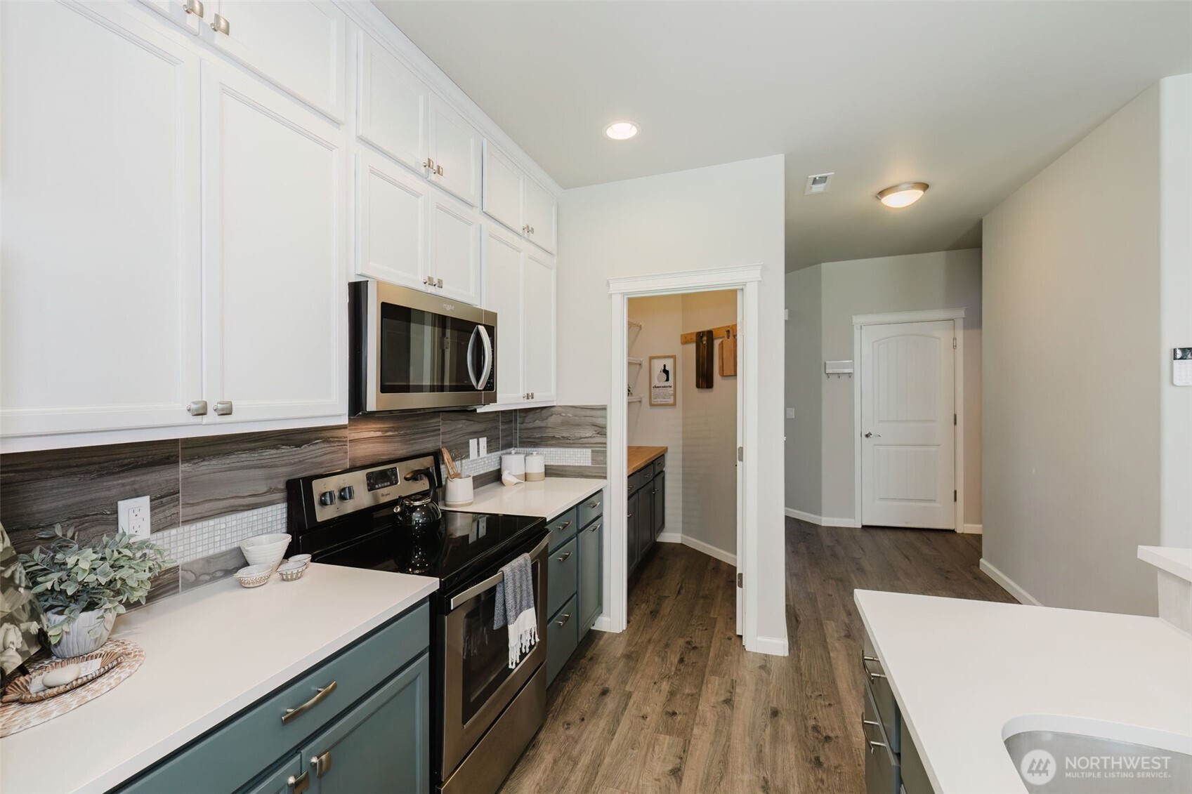 2381 Puget Sound Boulevard Property Photo 14