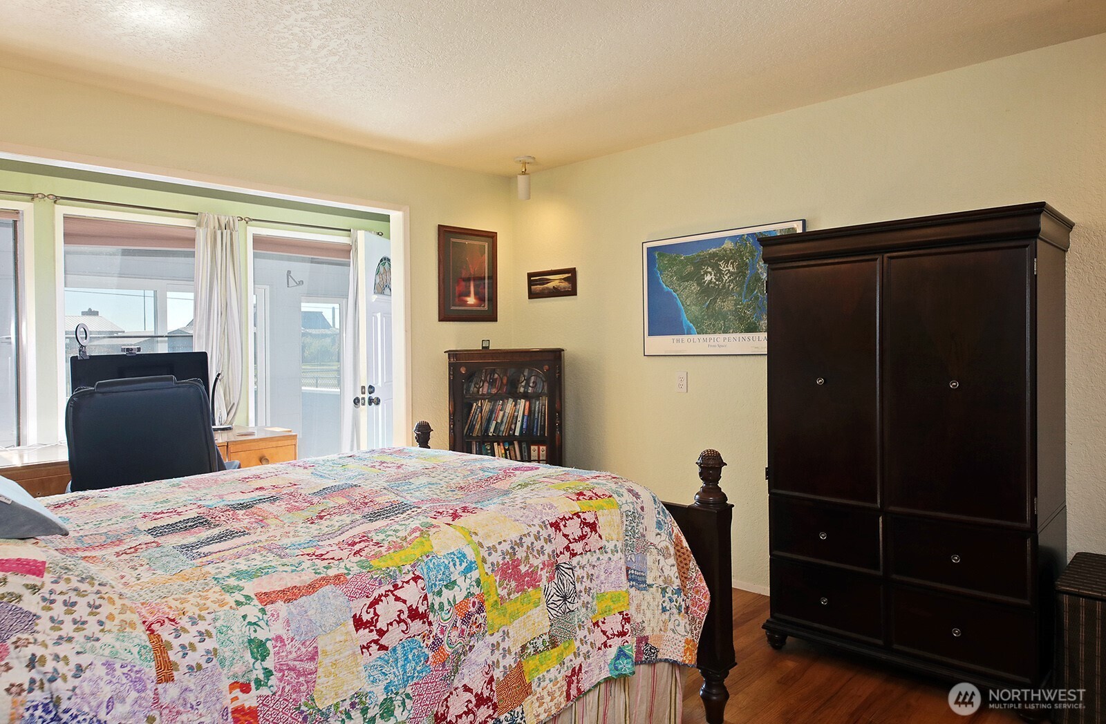 2013 Shore Avenue Property Photo 8