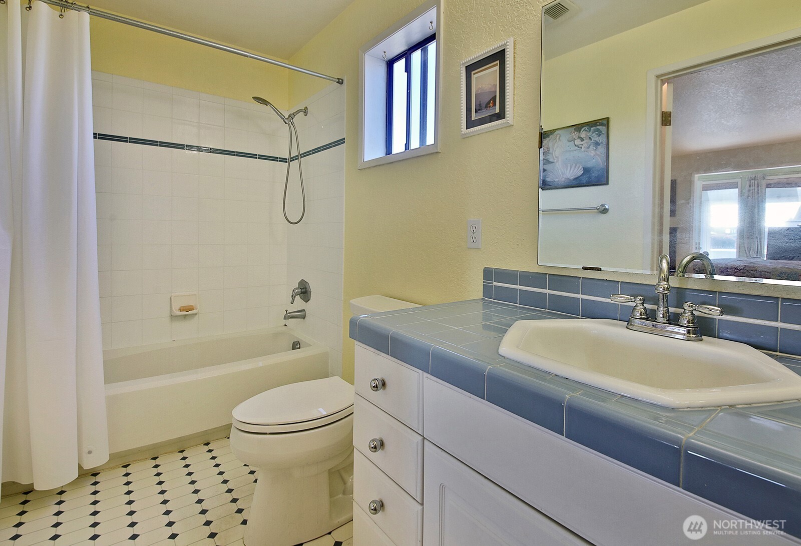 2013 Shore Avenue Property Photo 10