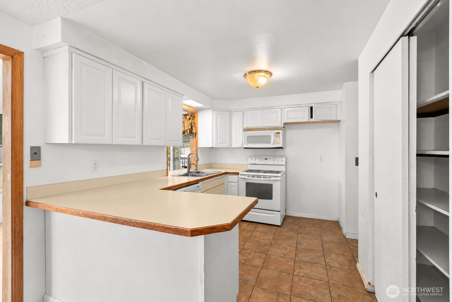 13708 Se 268th Street Property Photo 4