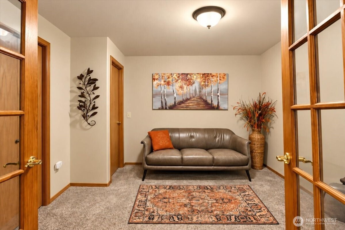 18316 Cedarbough Loop Property Photo 3