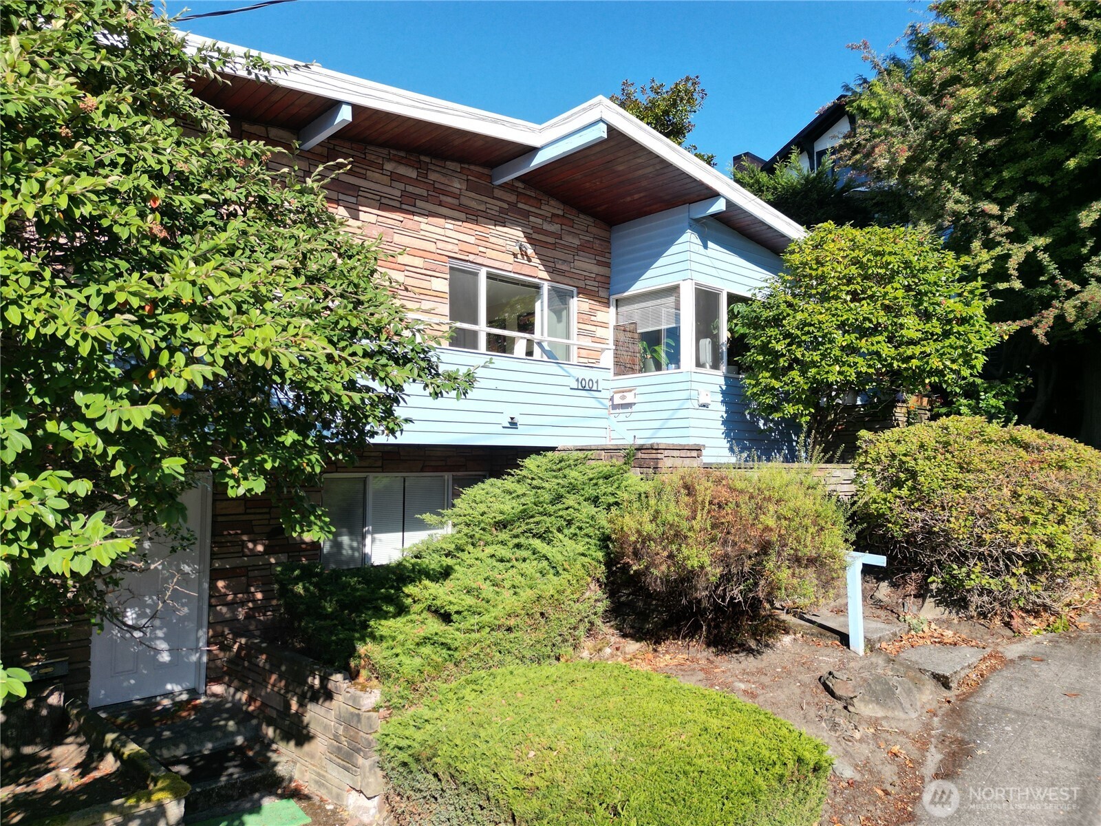 1001 1st Avenue Property Photo 4