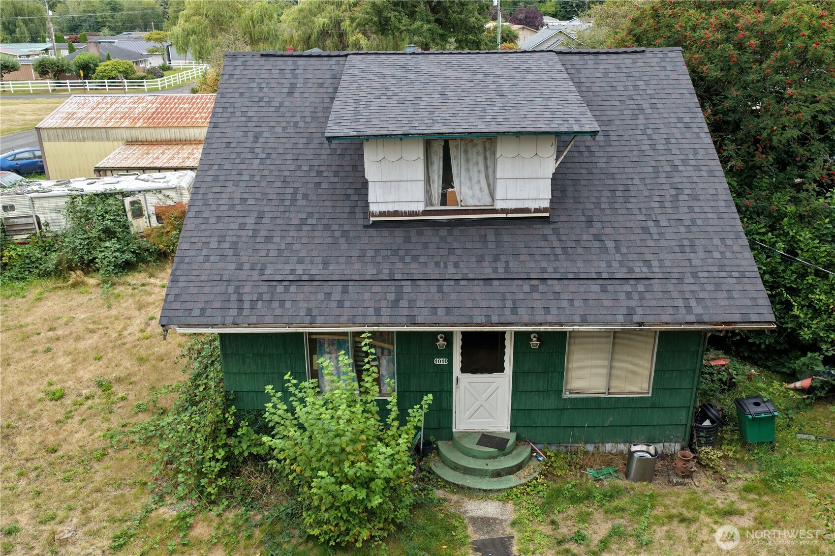 1010 Godfrey Street Property Photo 1