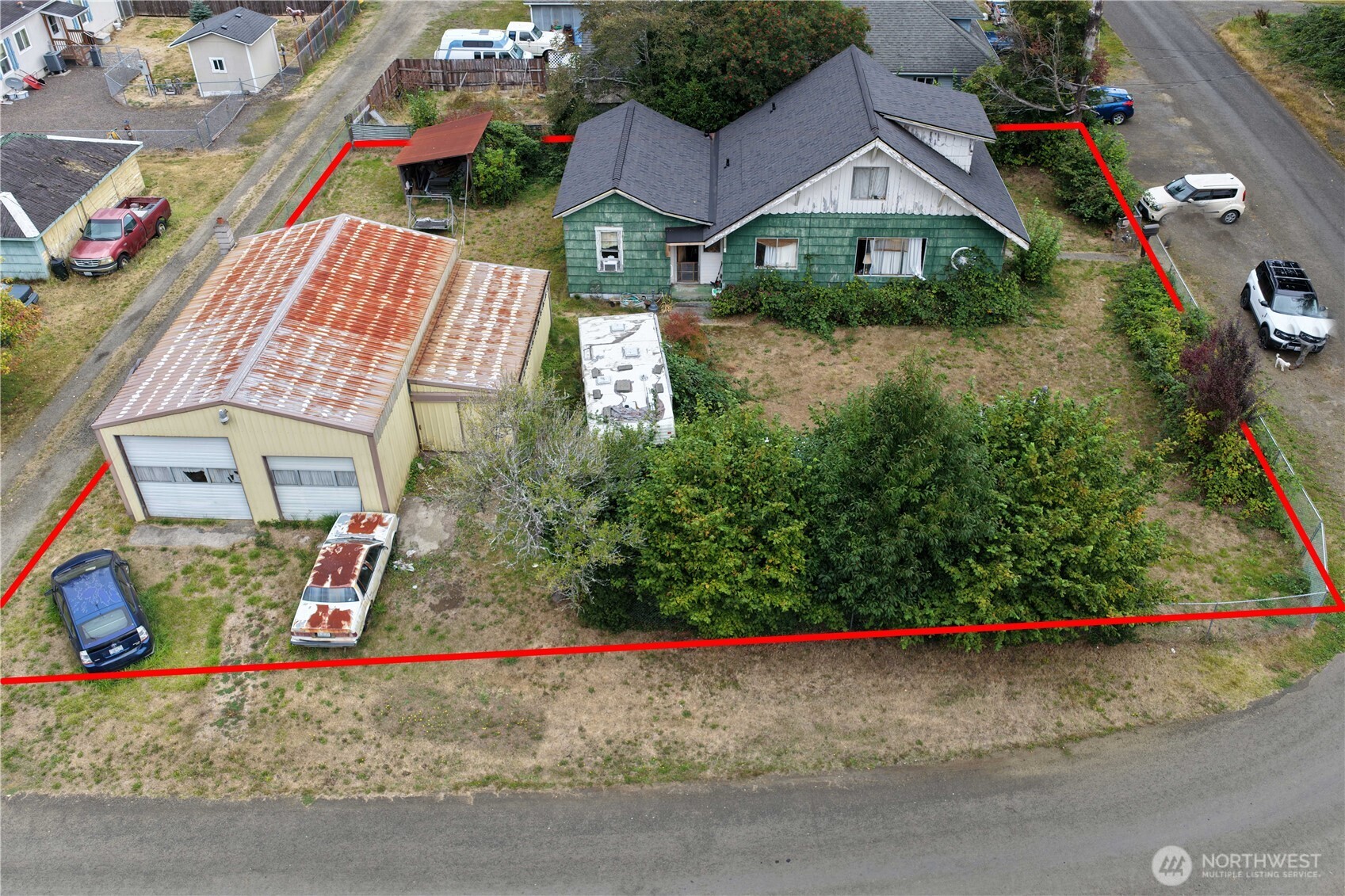1010 Godfrey Street Property Photo 2